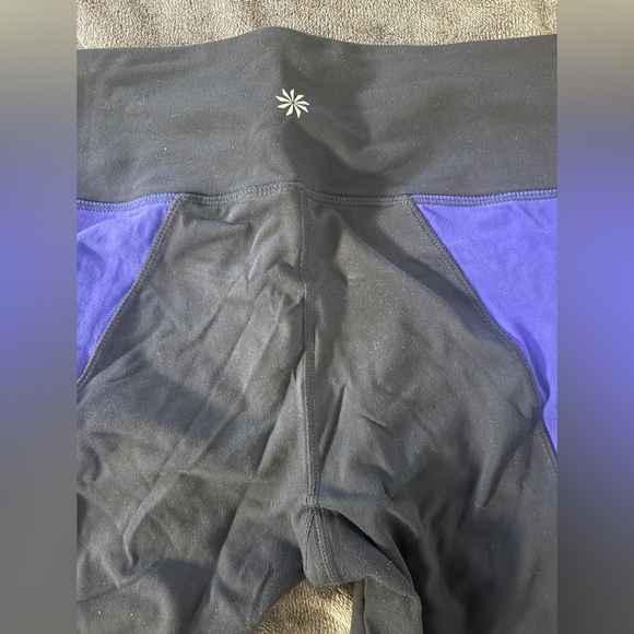 Athleta High Rise Flow Stripe Chaturanga Crop Sz M - Picture 2 of 3